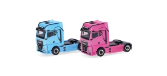 Herpa 319195 - H0 - eTGX GX Zugmaschine WOMAN & MAN (2 Stück)
